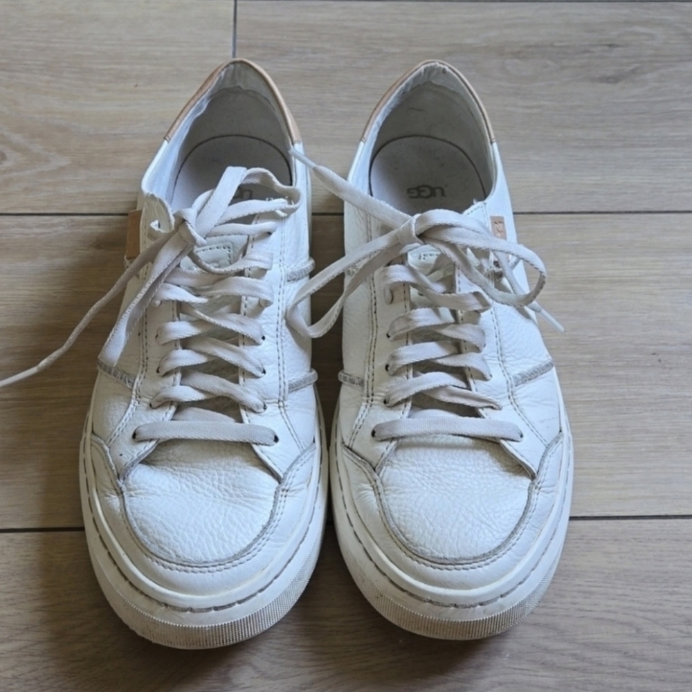 UGG Alameda Lace Up Sneaker Shoes Women Size 9
